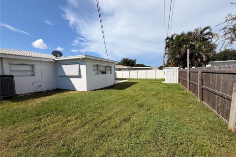 Villa ou maison à vendre à Kenneth City, Floride: 3 chambres, 118.17 m2 № 2406618 - photo 18