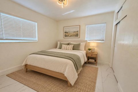 Villa ou maison à vendre à Kenneth City, Floride: 3 chambres, 118.17 m2 № 2406618 - photo 7