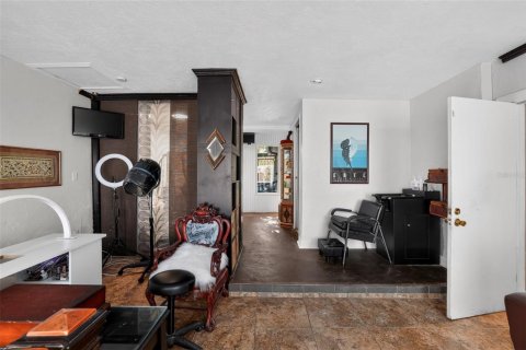 Casa en venta en Tampa, Florida, 4 dormitorios, 191.75 m2 № 2221999 - foto 18