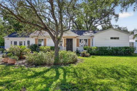 Casa en Tampa, Florida 4 dormitorios, 191.75 m2 № 2221999