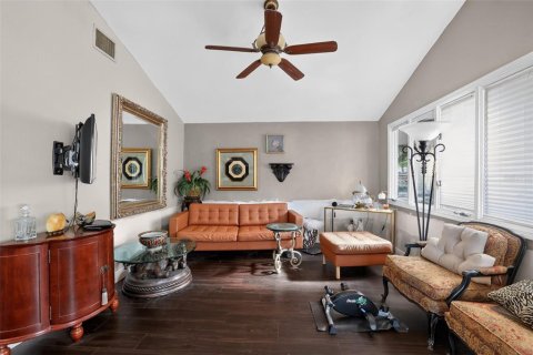 Casa en venta en Tampa, Florida, 4 dormitorios, 191.75 m2 № 2221999 - foto 7
