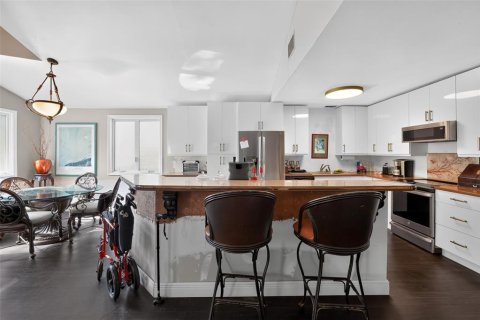 Casa en venta en Tampa, Florida, 4 dormitorios, 191.75 m2 № 2221999 - foto 14