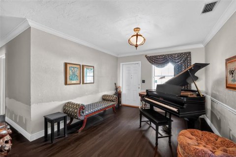 Casa en venta en Tampa, Florida, 4 dormitorios, 191.75 m2 № 2221999 - foto 5