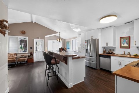 Casa en venta en Tampa, Florida, 4 dormitorios, 191.75 m2 № 2221999 - foto 16