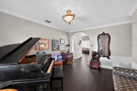 Casa en venta en Tampa, Florida, 4 dormitorios, 191.75 m2 № 2221999 - foto 9