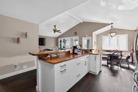 Casa en venta en Tampa, Florida, 4 dormitorios, 191.75 m2 № 2221999 - foto 15