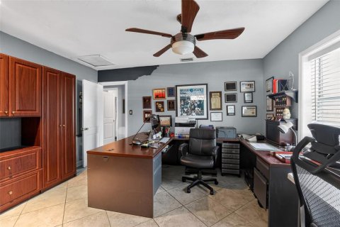 Casa en venta en Tampa, Florida, 4 dormitorios, 191.75 m2 № 2221999 - foto 24