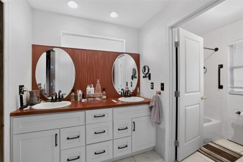 Casa en venta en Tampa, Florida, 4 dormitorios, 191.75 m2 № 2221999 - foto 29