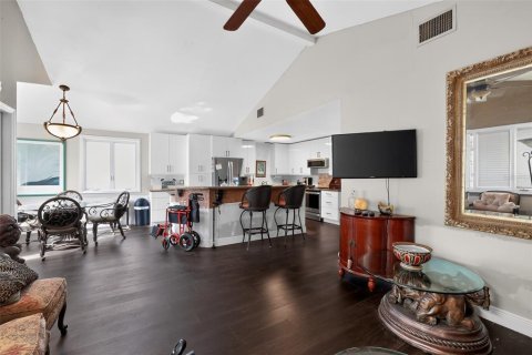 Casa en venta en Tampa, Florida, 4 dormitorios, 191.75 m2 № 2221999 - foto 8