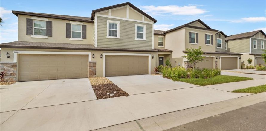 Touwnhouse à Zephyrhills, Floride 3 chambres, 215.44 m2 № 1816601