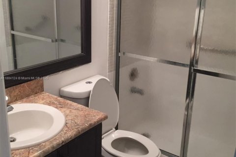 Condo in Deerfield Beach, Florida, 2 bedrooms  № 2037414 - photo 4