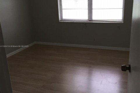 Condo in Deerfield Beach, Florida, 2 bedrooms  № 2037414 - photo 7