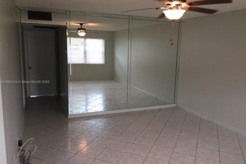 Condo in Deerfield Beach, Florida, 2 bedrooms  № 2037414 - photo 5