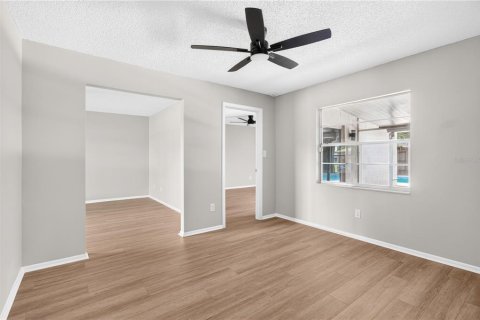 House in Casselberry, Florida 3 bedrooms, 151.06 sq.m. № 2306853 - photo 12