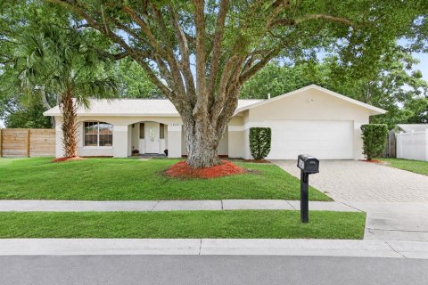 House in Casselberry, Florida 3 bedrooms, 151.06 sq.m. № 2306853