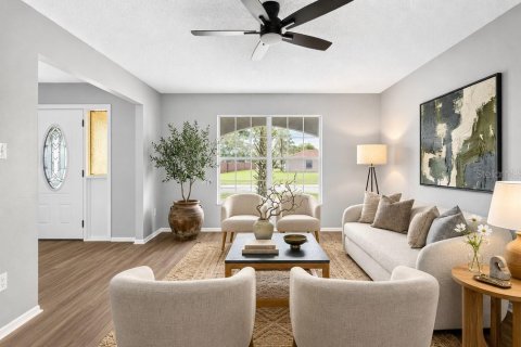 House in Casselberry, Florida 3 bedrooms, 151.06 sq.m. № 2306853 - photo 3