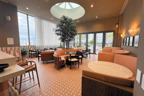 Condo in Miami, Florida, 2 bedrooms № 2241682 - photo 7