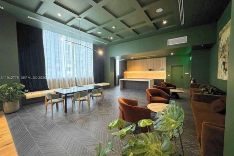Condo in Miami, Florida, 2 bedrooms № 2241682 - photo 3