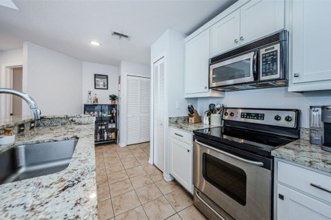 Condo in Tampa, Florida, 2 bedrooms  № 1723093 - photo 5