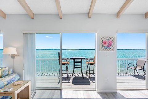 Condo in Clearwater, Florida, 2 bedrooms  № 2212969 - photo 18