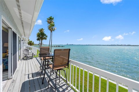 Condo in Clearwater, Florida, 2 bedrooms  № 2212969 - photo 22