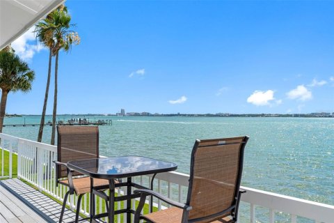 Condo in Clearwater, Florida, 2 bedrooms  № 2212969 - photo 21