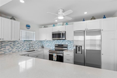 Condo in Clearwater, Florida, 2 bedrooms  № 2212969 - photo 11
