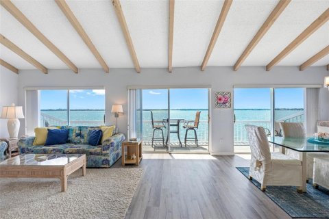 Condo in Clearwater, Florida, 2 bedrooms  № 2212969 - photo 8