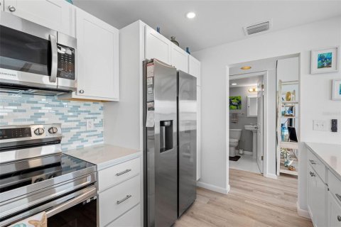 Condo in Clearwater, Florida, 2 bedrooms  № 2212969 - photo 14