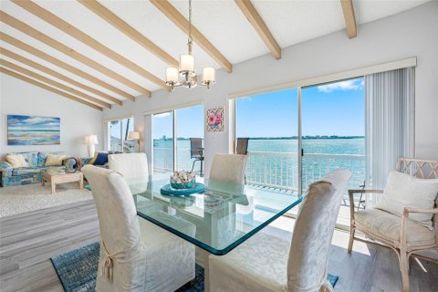 Condo in Clearwater, Florida, 2 bedrooms  № 2212969 - photo 17