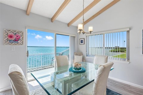 Condo in Clearwater, Florida, 2 bedrooms  № 2212969 - photo 16