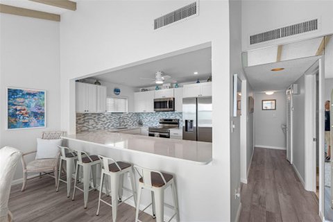 Condo in Clearwater, Florida, 2 bedrooms  № 2212969 - photo 10