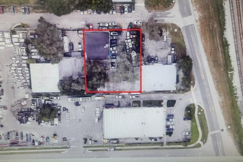 Commercial property in Dania Beach, Florida № 1861615 - photo 1