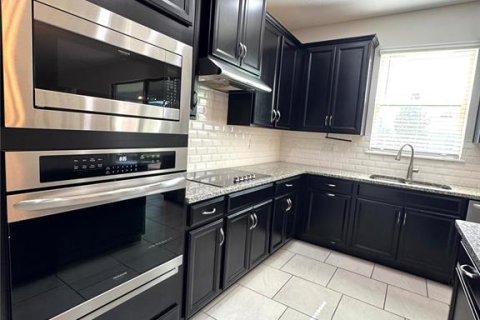 Снять в аренду виллу или дом в Уинтер-Гарден, Флорида 5 комнат, 263.84м2, № 2112655 - фото 16