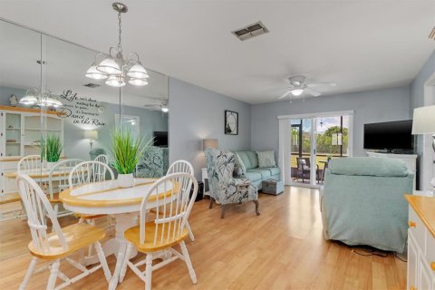 Villa ou maison à vendre à Punta Gorda, Floride: 2 chambres, 82.31 m2 № 1761527 - photo 4