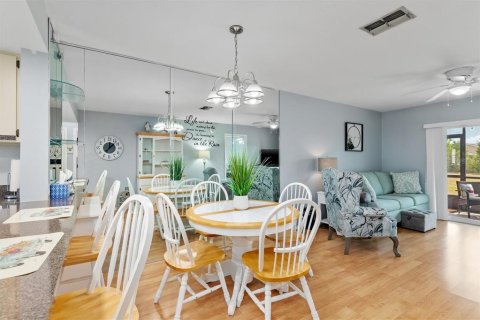 Villa ou maison à vendre à Punta Gorda, Floride: 2 chambres, 82.31 m2 № 1761527 - photo 10