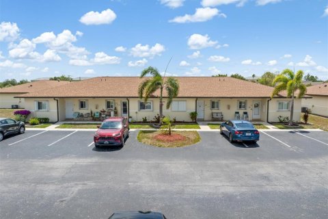 Villa ou maison à vendre à Punta Gorda, Floride: 2 chambres, 82.31 m2 № 1761527 - photo 1