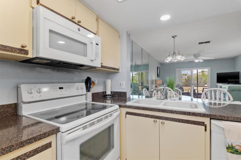 Villa ou maison à vendre à Punta Gorda, Floride: 2 chambres, 82.31 m2 № 1761527 - photo 16