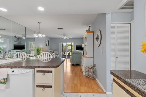 Villa ou maison à vendre à Punta Gorda, Floride: 2 chambres, 82.31 m2 № 1761527 - photo 3