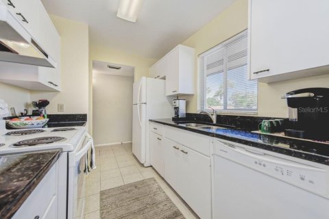 Купить кондоминиум в Сарасота, Флорида 7 комнат, 79.62м2, № 1654599 - фото 12