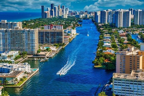 Condo à Hallandale Beach, Floride, 2 chambres  № 2276883
