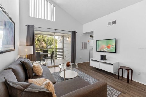 Condo in Orlando, Florida, 2 bedrooms  № 1736630 - photo 10