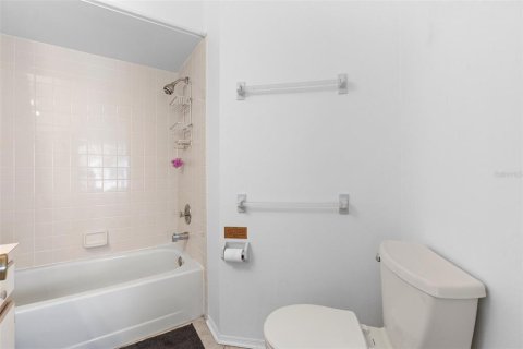 Condo in Orlando, Florida, 2 bedrooms  № 1736630 - photo 19