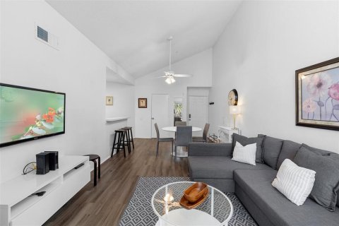 Condo in Orlando, Florida, 2 bedrooms  № 1736630 - photo 9