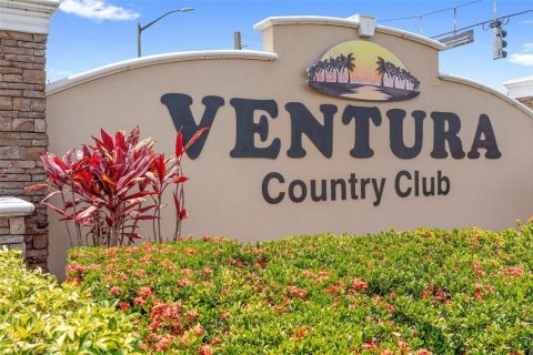 Condo in Orlando, Florida, 2 bedrooms  № 1736630 - photo 2