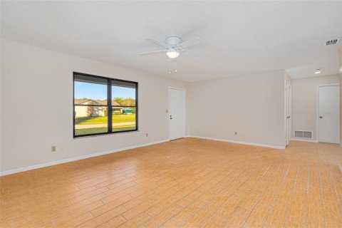 House in Edgewater, Florida 3 bedrooms, 133.78 sq.m. № 1616472 - photo 4