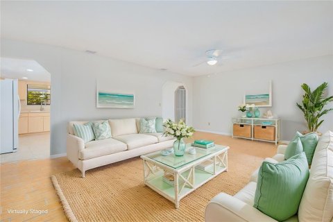 House in Edgewater, Florida 3 bedrooms, 133.78 sq.m. № 1616472 - photo 5
