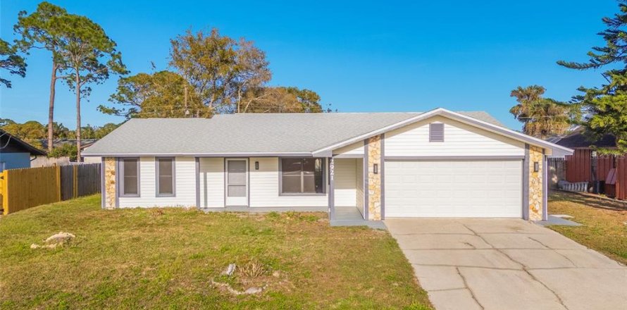 House in Edgewater, Florida 3 bedrooms, 133.78 sq.m. № 1616472