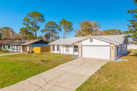 House in Edgewater, Florida 3 bedrooms, 133.78 sq.m. № 1616472 - photo 2