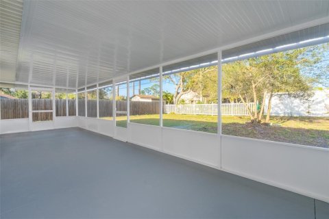 House in Edgewater, Florida 3 bedrooms, 133.78 sq.m. № 1616472 - photo 19